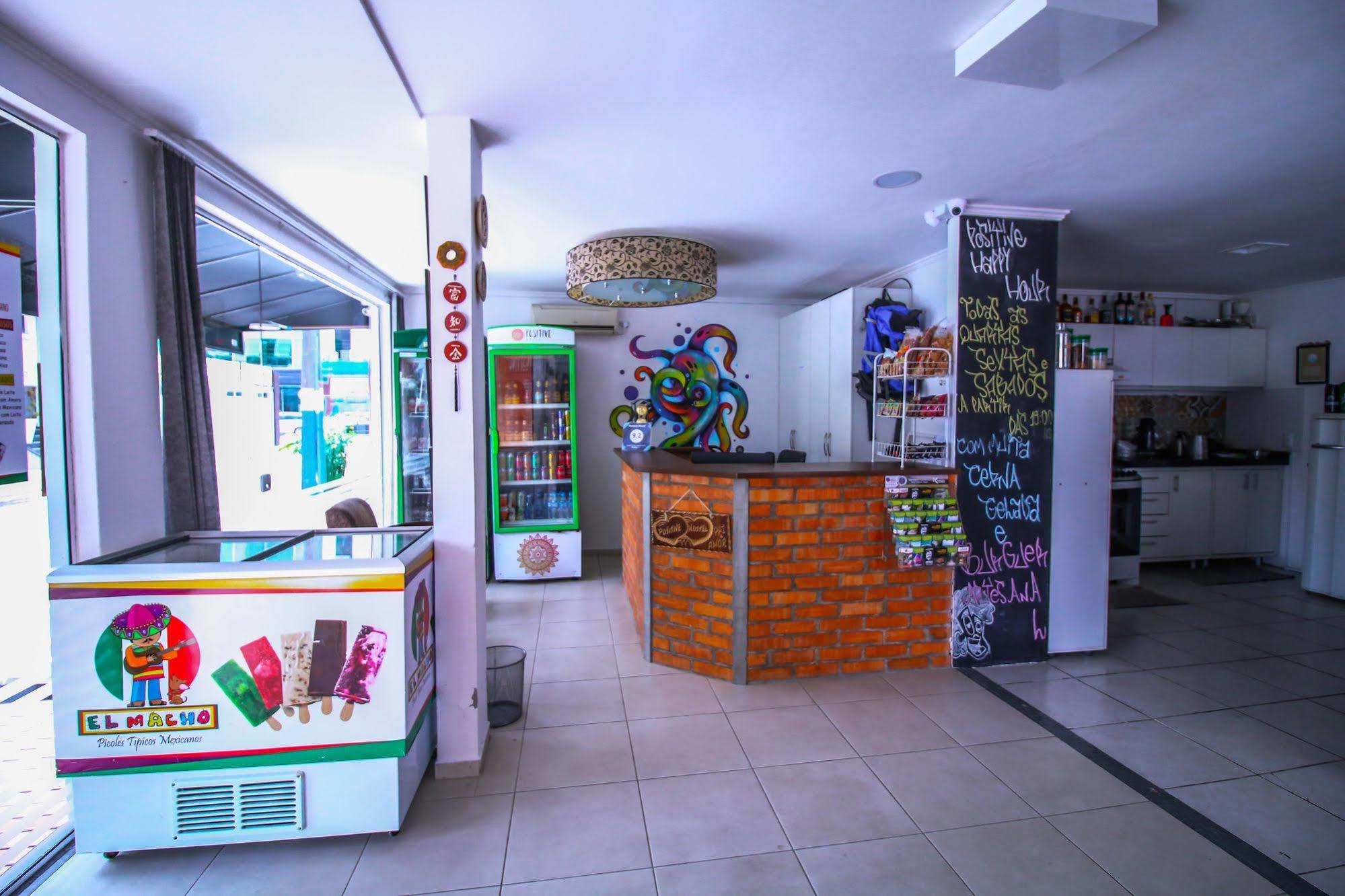 Positive Hostel Balneario Camboriu Bagian luar foto