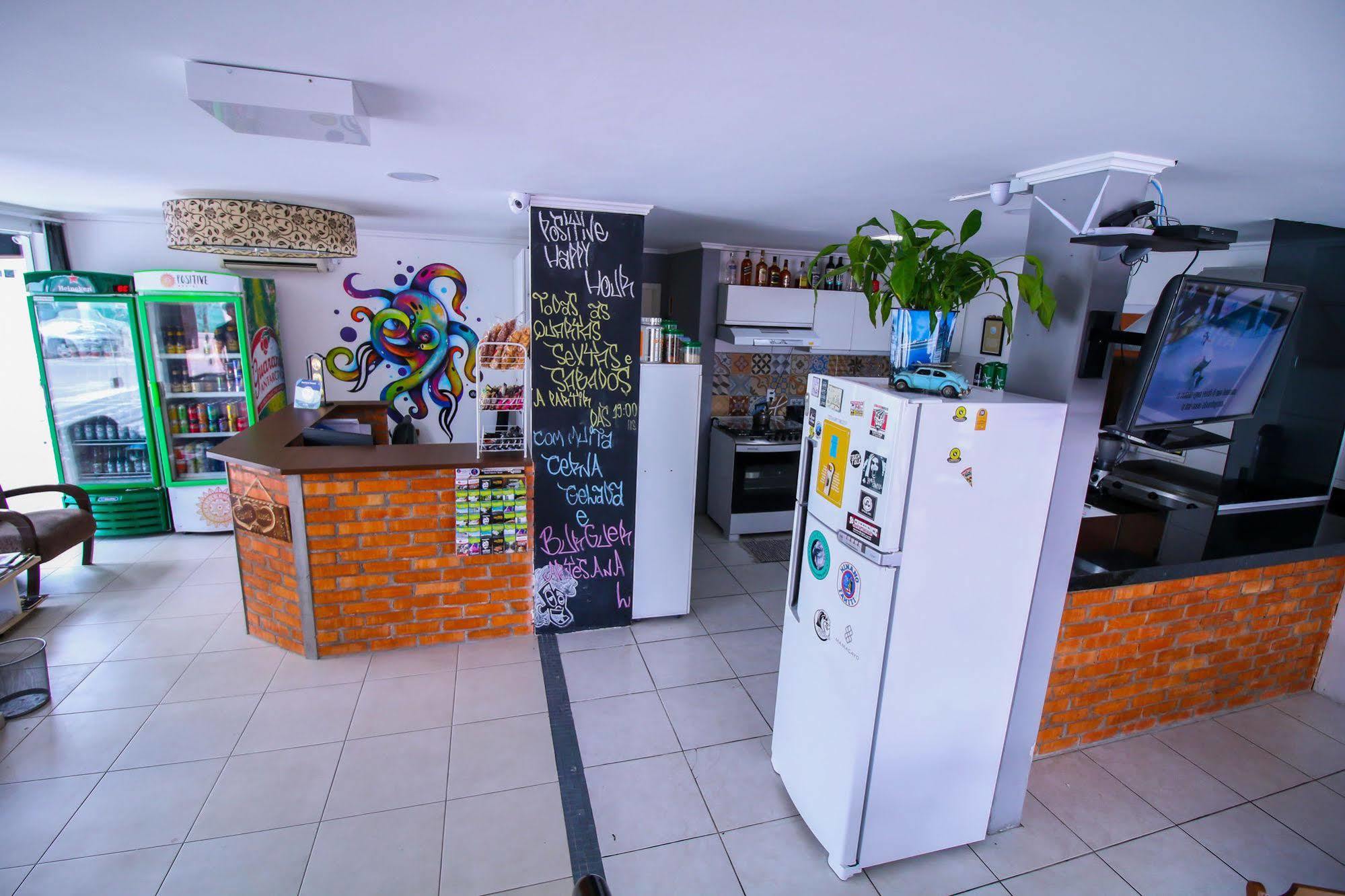 Positive Hostel Balneario Camboriu Bagian luar foto